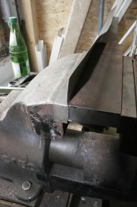 tank5 Den gegenüberliegenden Halter kanten